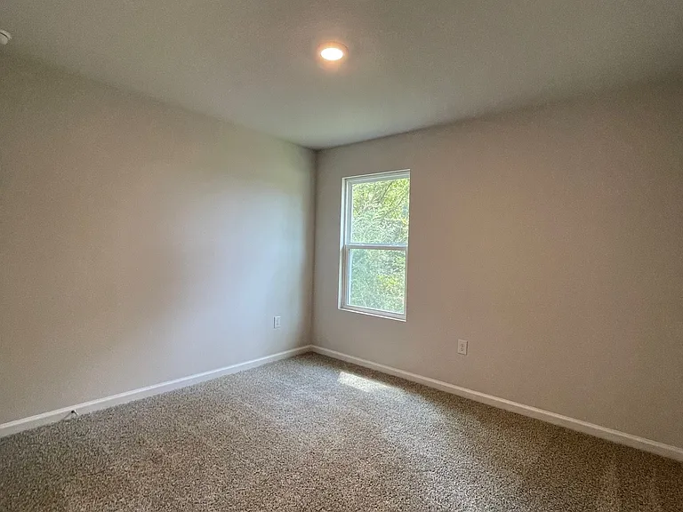 8661 Pathstone Blvd — Photo 10
