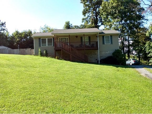 1st image of 176 Sycamore Cir