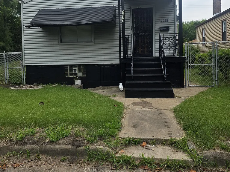 2039 Connecticut St — Photo 1