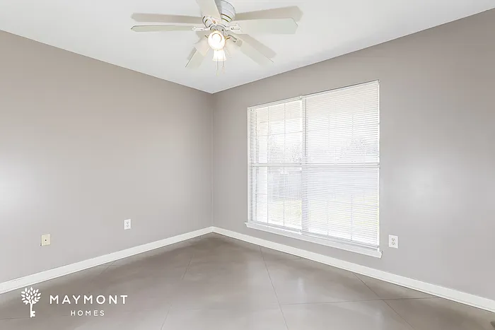102 Red Oak Cv — Photo 12