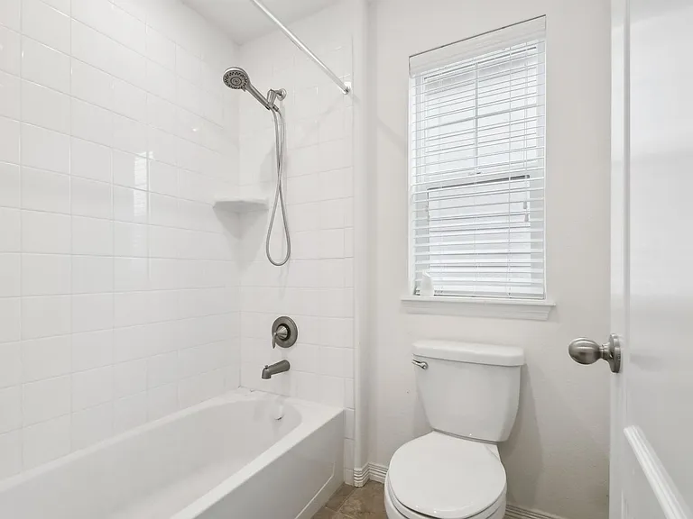 8910 Azalea Ct — Photo 21