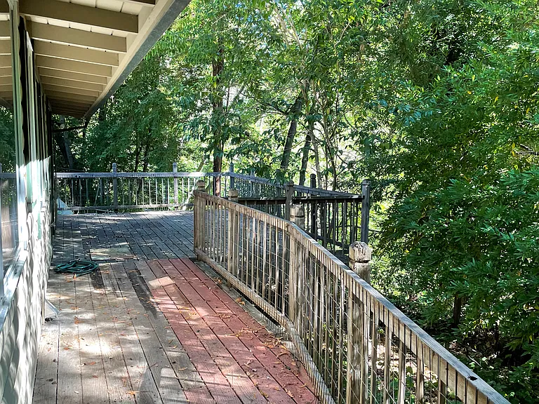 10030 Riverside Dr — Photo 17
