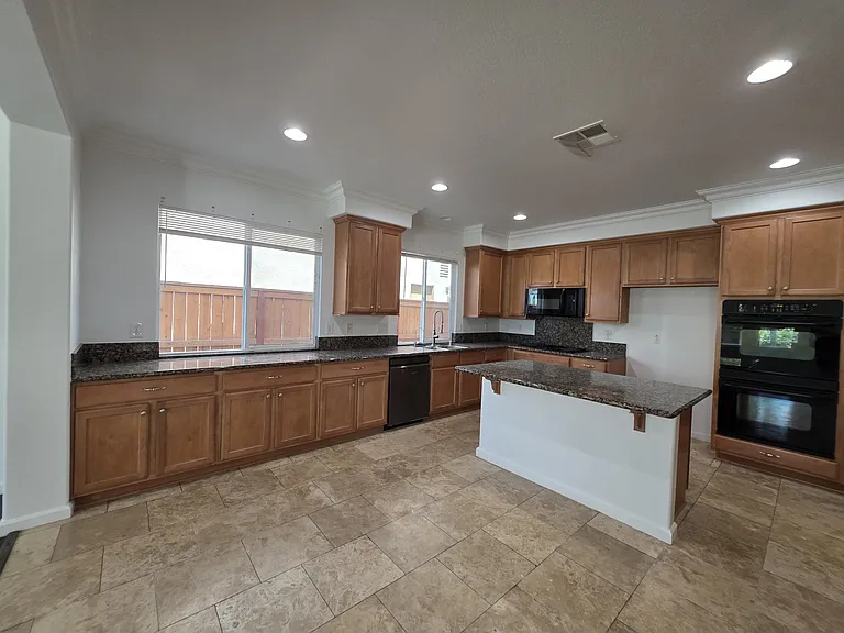 32849 Northshire Cir — Photo 15