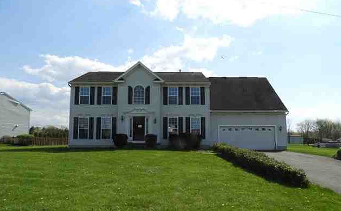 1st image of 4 Cherokee Dr