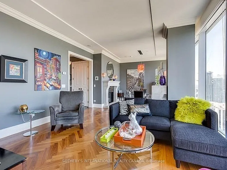 183 Wellington St W #2602 — Photo 7