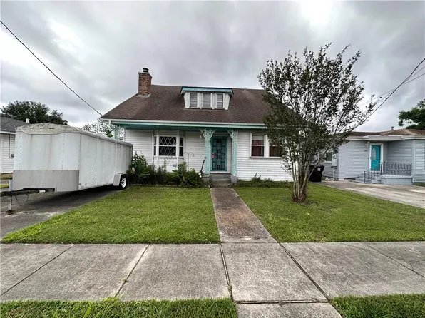 2309 Lyndell Dr, Chalmette, LA 70043