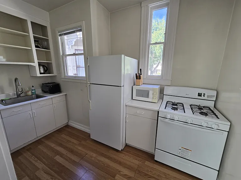 2022 Dwight Way #E — Photo 2