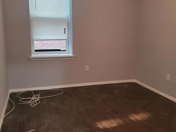 4th image of 5052 Walnut St #54-103