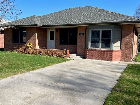 2nd image of 2317 Anna Ave