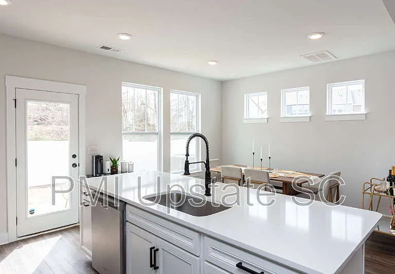 1069 Millison Pl — Photo 7