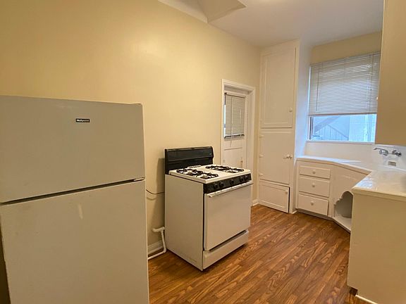 2nd image of 1119 E 4th St #85z0chthc