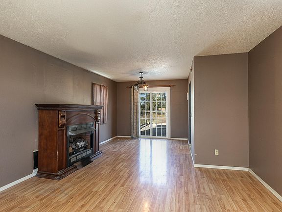 3rd image of 14406 Lawrence 2052