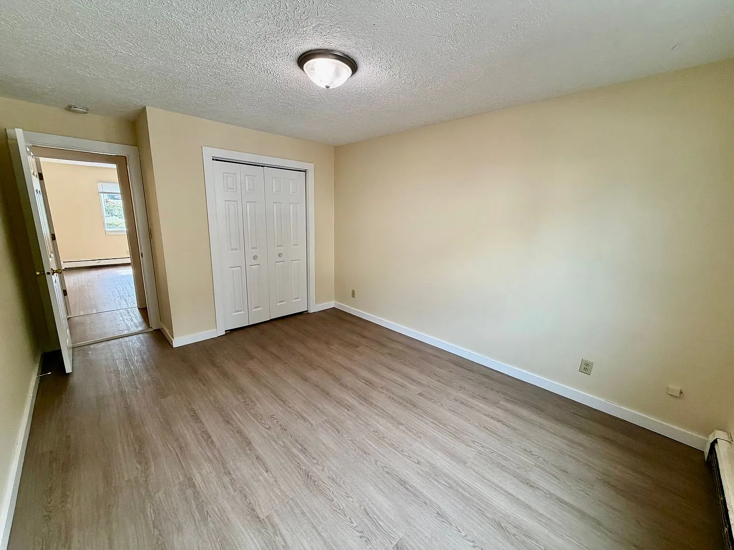 607 Hillview — Photo 4