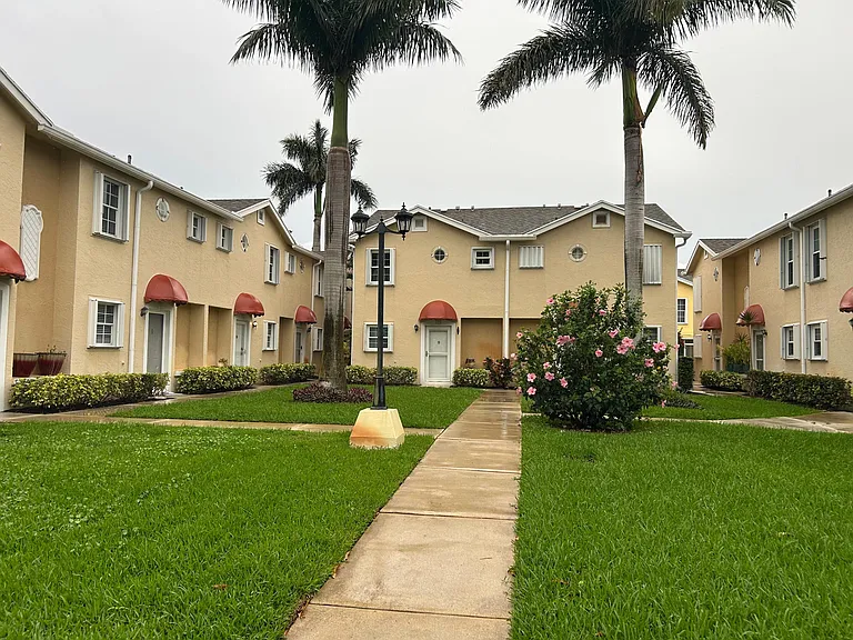 369 Waterside Dr — Photo 1