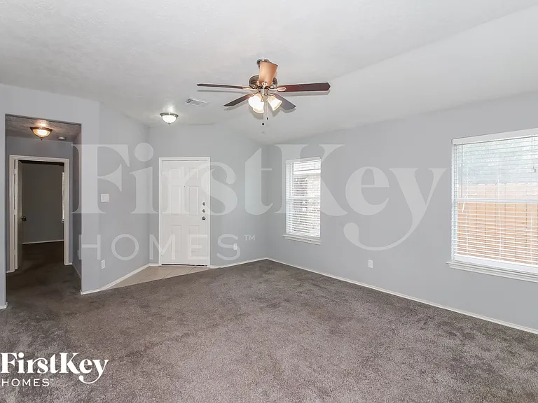 20735 Dewberry Creek Ln — Photo 3