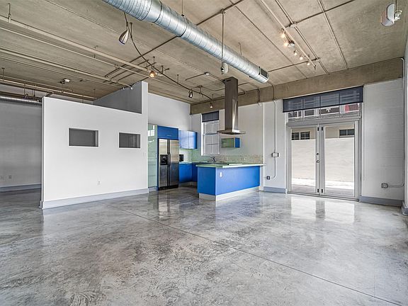 3rd image of 425 Andrews Avenue #202