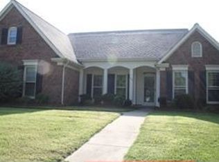 1319 Matthews Plantation Dr, Matthews, NC 28105