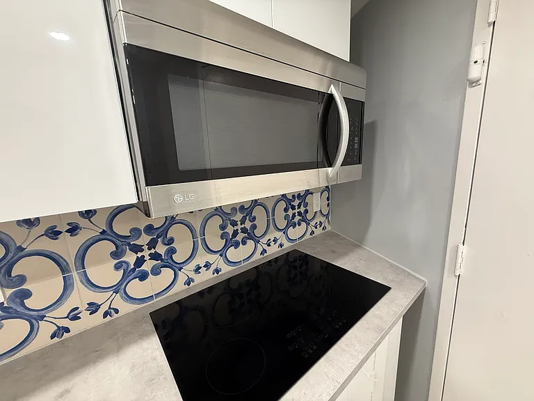 2899 Collins Ave #1022 — Photo 3