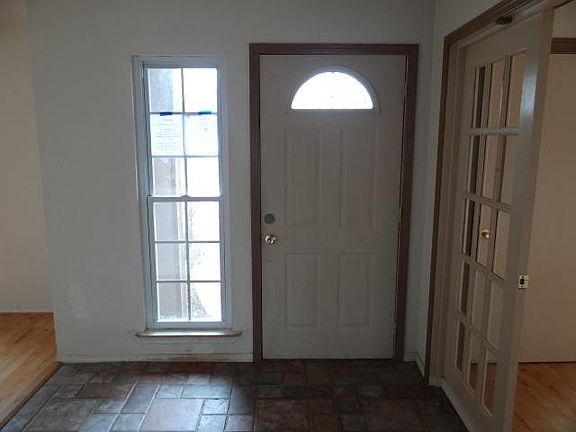 3rd image of 3701 Magnolia Dr