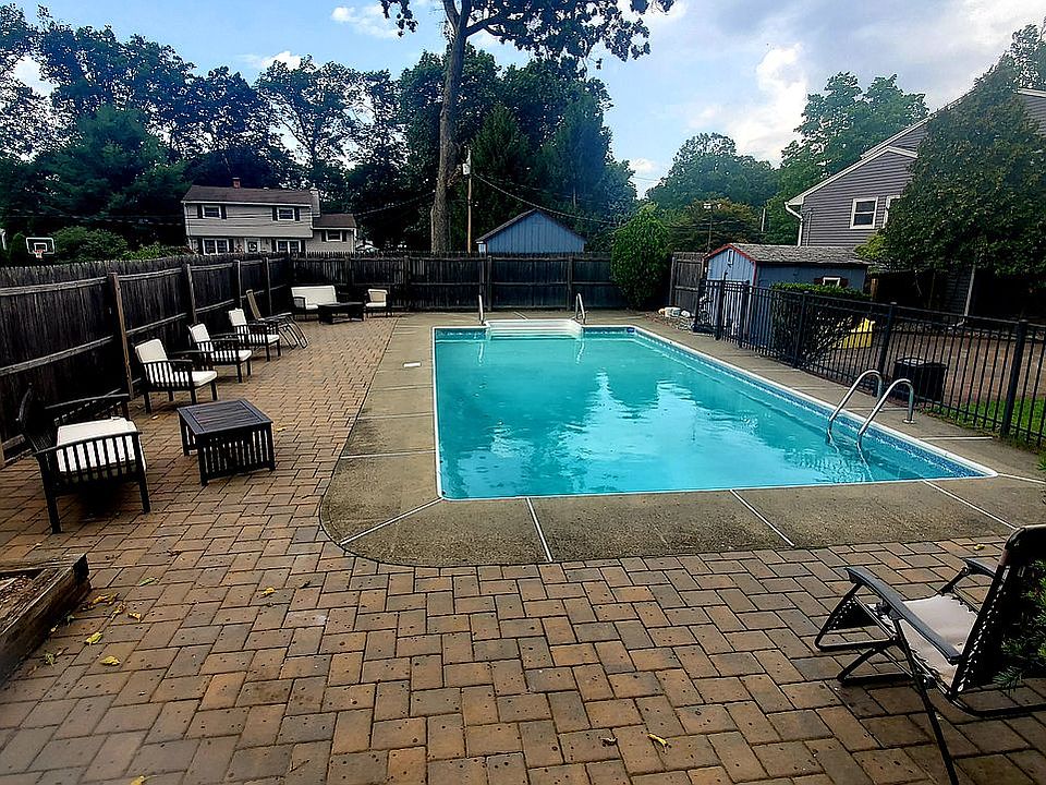 1st image of 25 Dalewood Ct