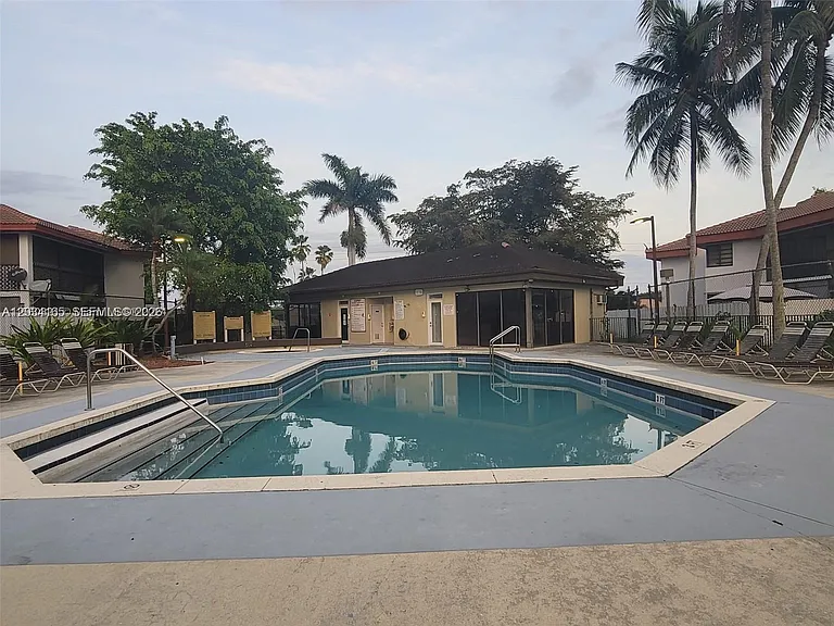 9673 SW 138th Ave #QD1R — Photo 16