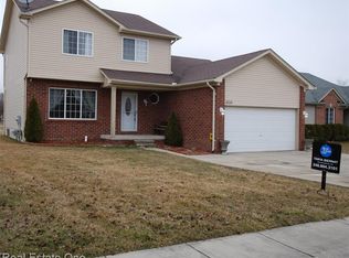 1235 Liza Blvd, Pontiac, MI 48342