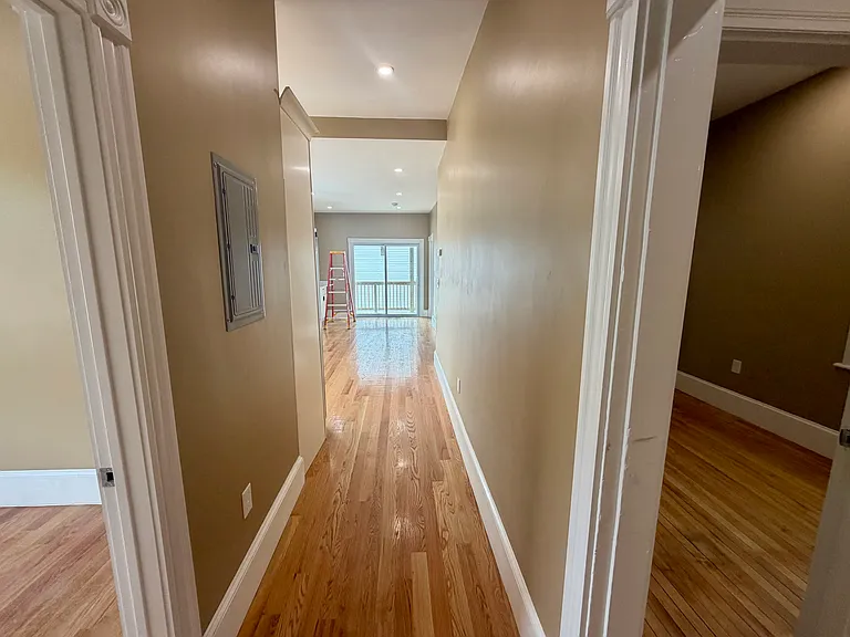 432 Meridian St #2B — Photo 10
