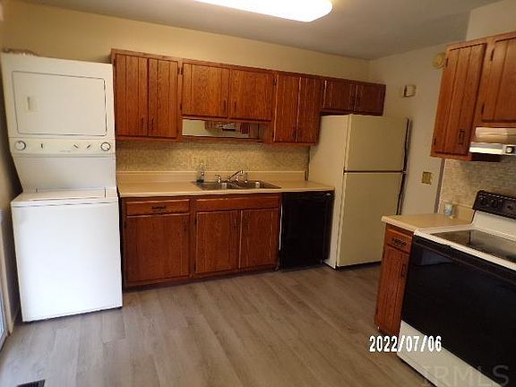 5th image of 1305 Good Ct