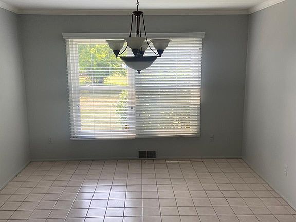 4th image of 36715 Paddock Dr