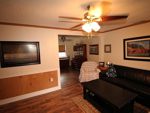 4th image of 102 Clover Ave