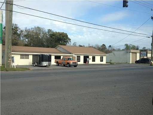 2nd image of 208 S Highway 29