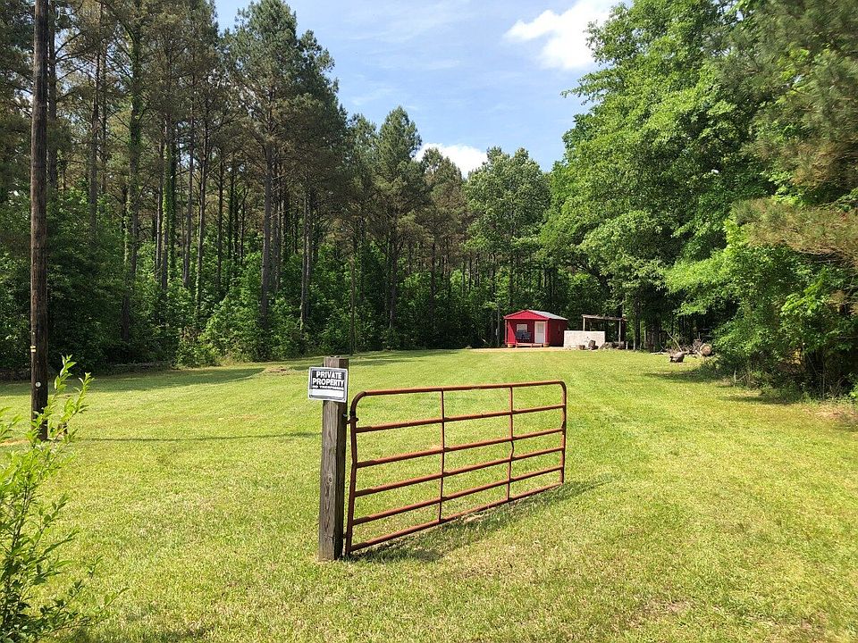 Secluded, gated access along CR 3224
