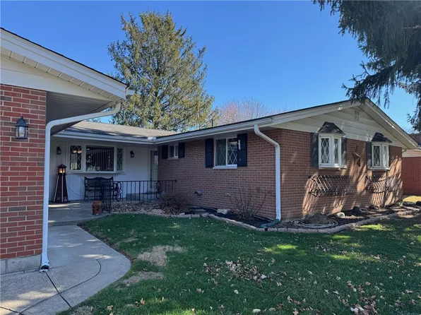 1038 Lark Ln, Xenia, OH 45385