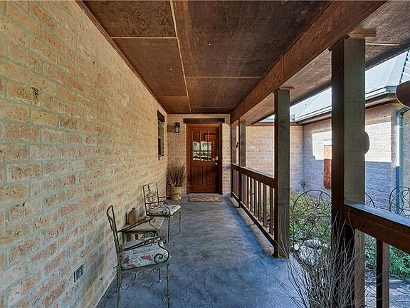 3rd image of 660 Gruene River Dr