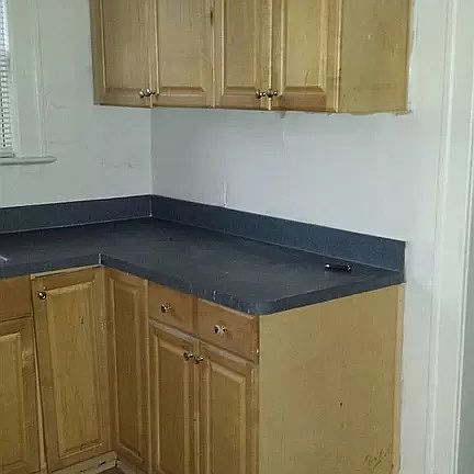 4th image of 22 Jefferson Ave #B