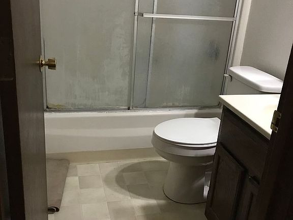 5th image of 1006 Lincoln Way Unit 101