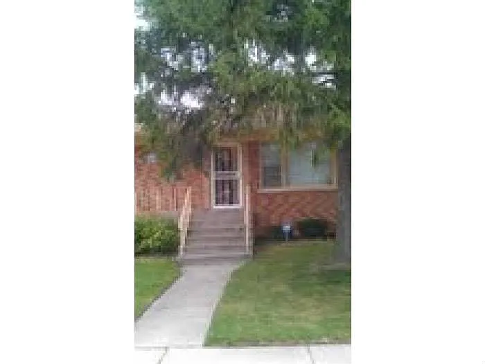 15309 Grant St photo 1