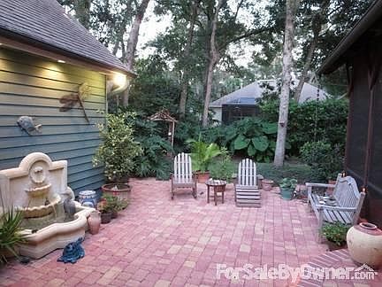 Patio & Fountain