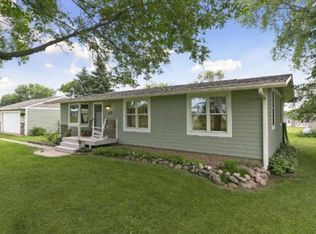 410 Kuntz Dr, Maple Plain, MN 55359