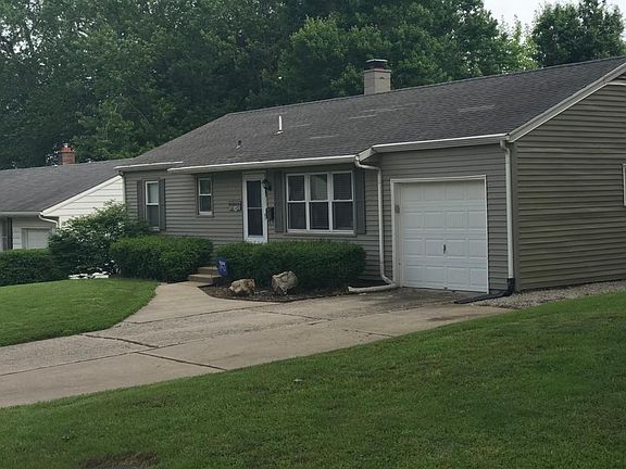 2nd image of 805 W 89th St