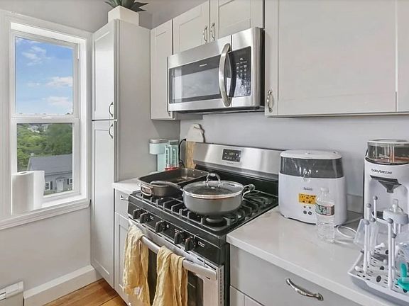 3rd image of 30 Hemans St #2