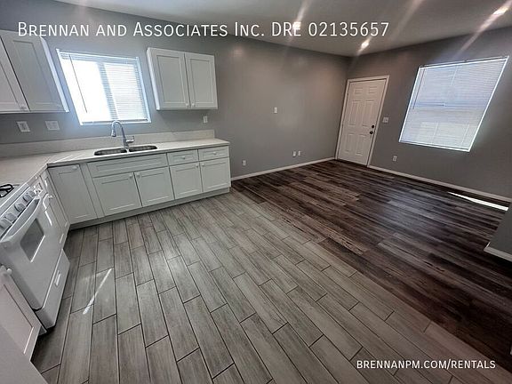 3rd image of 1742 Kearney Ave