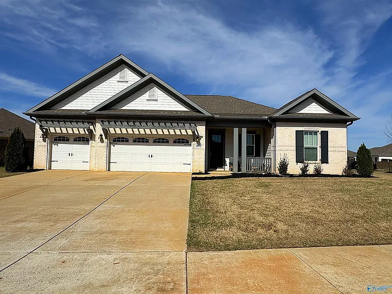 401 Peach Orchard Ln — Photo 2