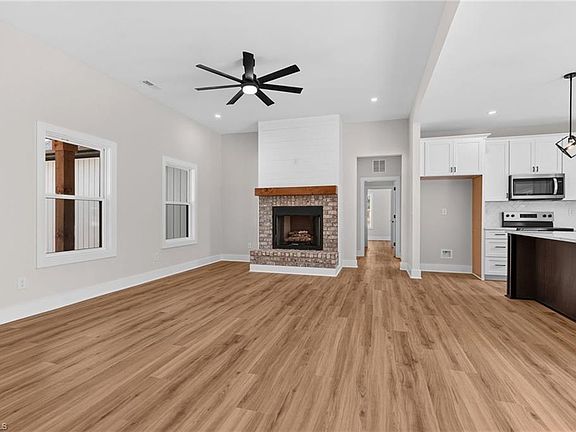 4th image of 108 Whitaker Rd