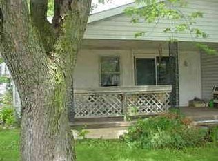 644 Oak St, Carmi, IL 62821