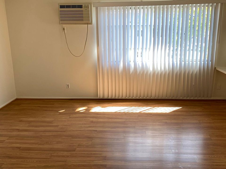 1st image of 401 E Harvard St #6