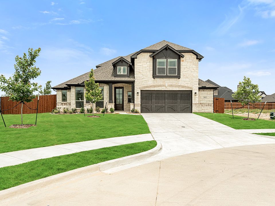 1st image of 801 Lakewood Ct