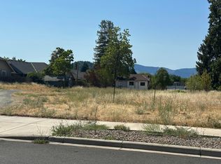 2344 Redwood Ave, Grants Pass, OR 97527