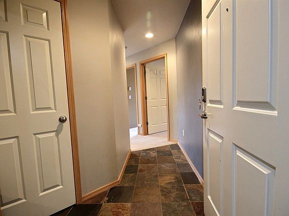 2nd image of 432 NE Ravenna Blvd APT 201