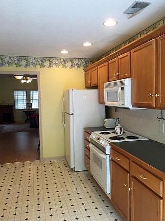 4th image of 332 Arbor Terrace Dr
